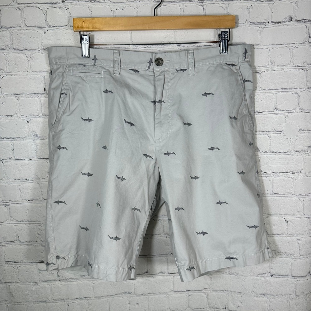 Old Navy Mens Slim Fit Shark‎ Embroidered Chino Shorts Grey 36 S/953788-06